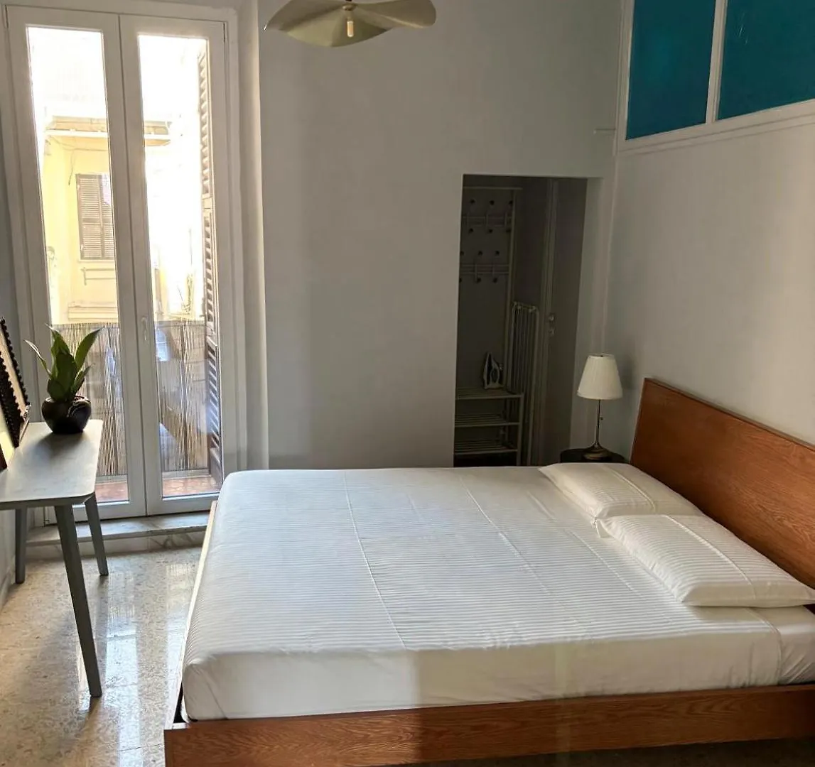 Attico Mugnai - Stylish Penthhouse In Rome Apartment